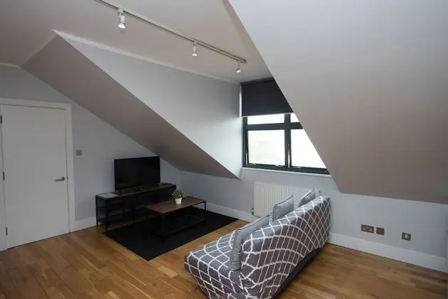 Deluxe Three Bedroom Apartments (3 Bedroom)