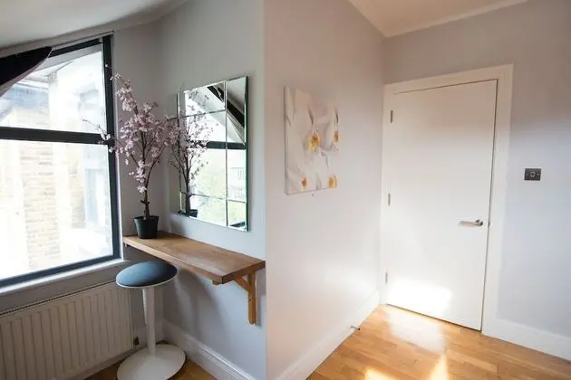 Deluxe Three Bedroom Apartments (3 Bedroom)