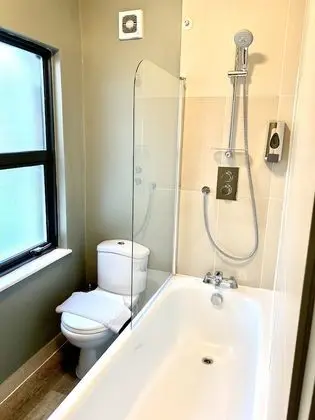 Deluxe Three Bedroom Apartments (3 Bedroom)