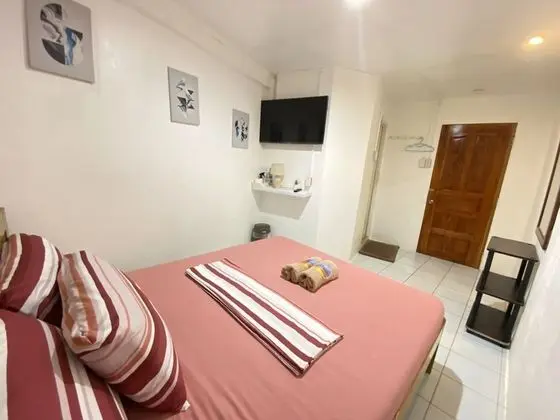 Standard Oda, 1 Büyük (Queen) Boy Yatak, Engellilere Uygun, Özel Banyo