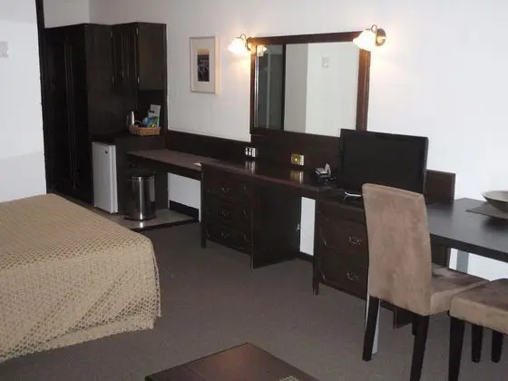 Superior Tek Büyük Yataklı Oda (Ground Floor Rooms)