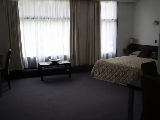 Superior Tek Büyük Yataklı Oda (Ground Floor Rooms)