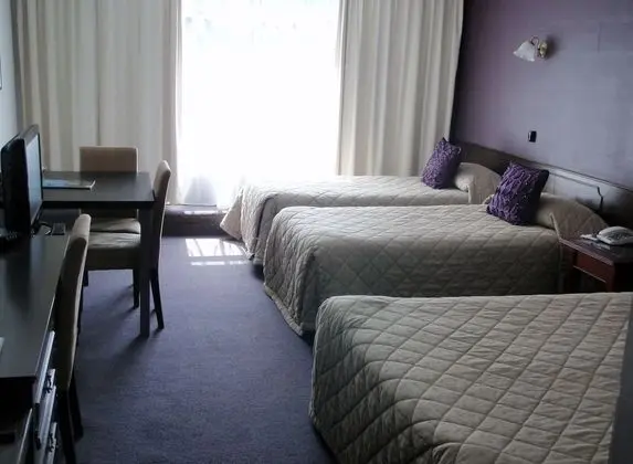 Üç Kişilik Oda (First Floor Rooms 2 Flights of Stairs)