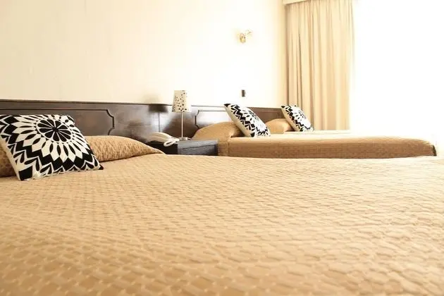 Üç Kişilik Oda (First Floor Rooms 2 Flights of Stairs)