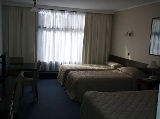 Üç Kişilik Oda (First Floor Rooms 2 Flights of Stairs)