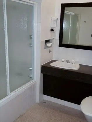 Üç Kişilik Oda (First Floor Rooms 2 Flights of Stairs)