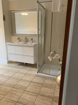 Tek Büyük Yataklı Oda, Bahçe Manzaralı
