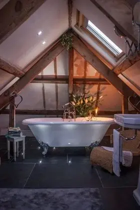Deluxe Tek Büyük Yataklı Oda, Banyolu/Duşlu
