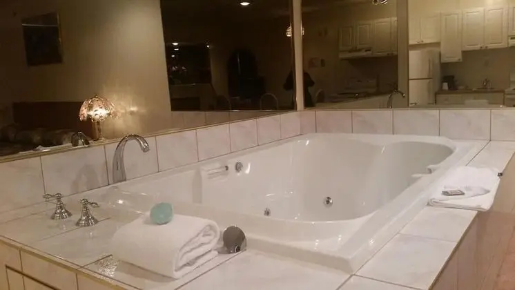 Executive Tek Büyük Yataklı Oda (2 King beds with Jacuzzi and Bunk Bed)