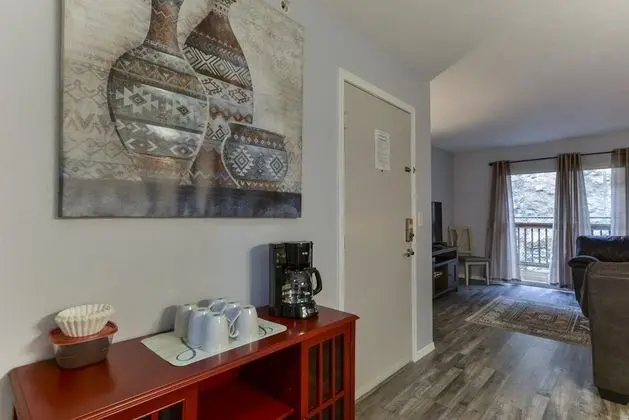 Daire (Western Comfort - JUST REMODELED!! - )