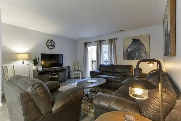 Daire (Western Comfort - JUST REMODELED!! - )