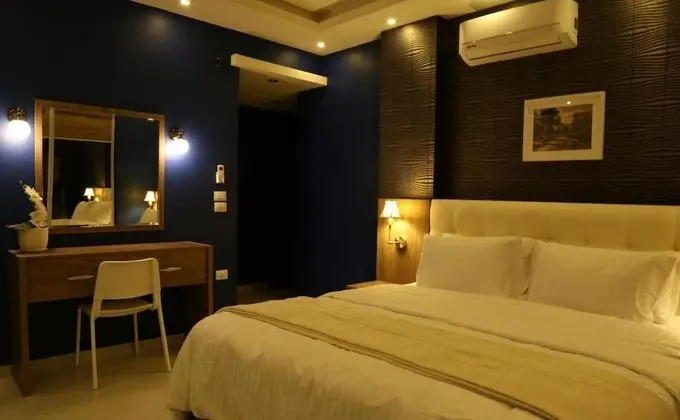 Luxury Apartment, 3 Bedrooms, Non Smoking, Fountain Pool View (AB)
