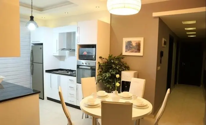 Luxury Apartment, 3 Bedrooms, Non Smoking, Fountain Pool View (AB)