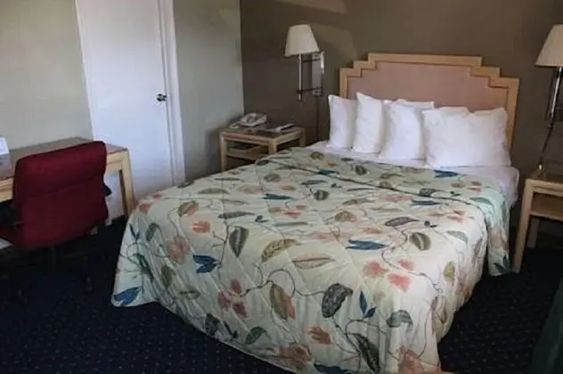 Standard Oda, 1 Büyük (Queen) Boy Yatak