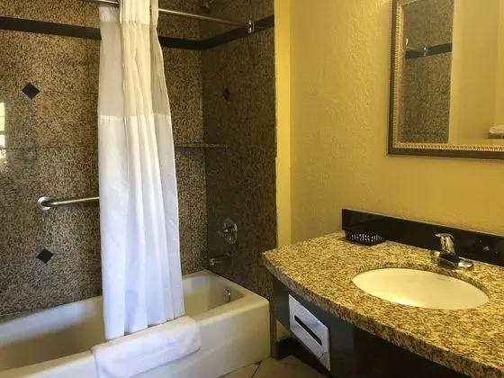 Standard Oda, 1 Büyük (Queen) Boy Yatak