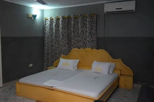 Standard Tek Büyük Yataklı Oda