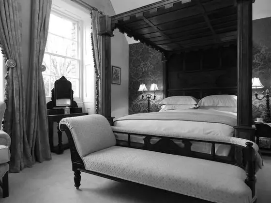 Tek Büyük Yataklı Oda (Bellevue Four Poster)