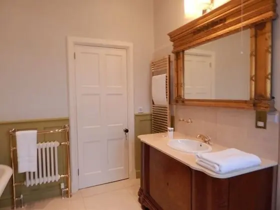 Tek Büyük Yataklı Oda (Bellevue Four Poster)