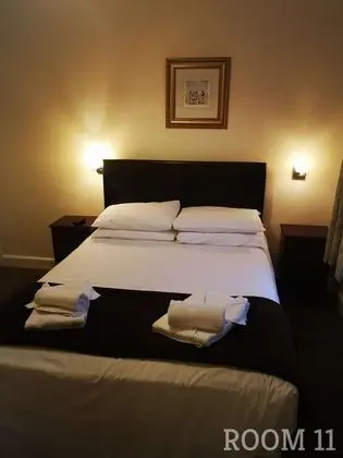 Tek Büyük Yataklı Oda, Ortak Banyo, Ek Bina
