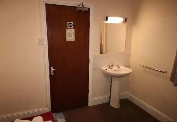Tek Kişilik Oda, Ortak Banyo
