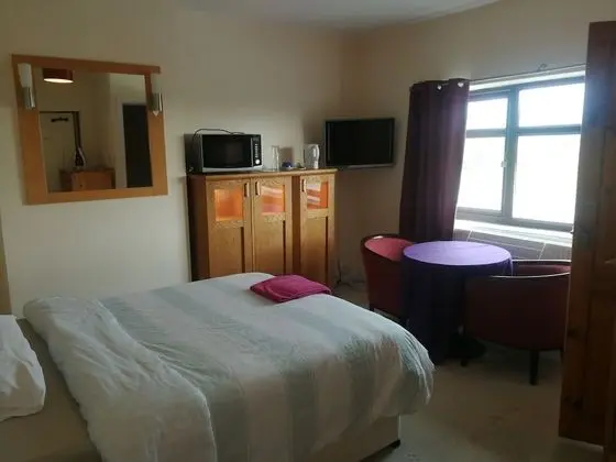 Basic Tek Büyük Yataklı Oda
