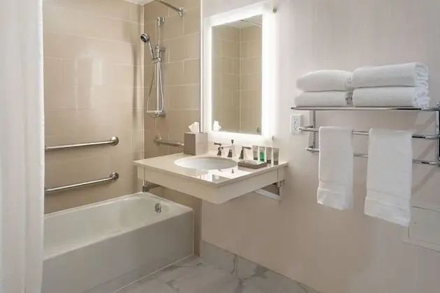 Traditional Oda, 1 En Büyük (King) Boy Yatak (Mobility Accessible, Tub)