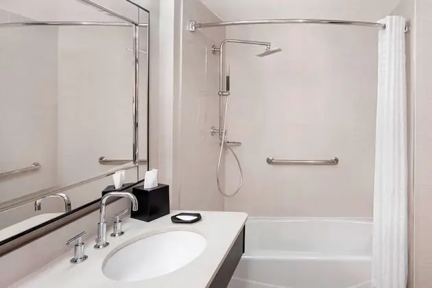 Traditional Oda, 1 En Büyük (King) Boy Yatak (Mobility/Hearing Accessible, Tub)