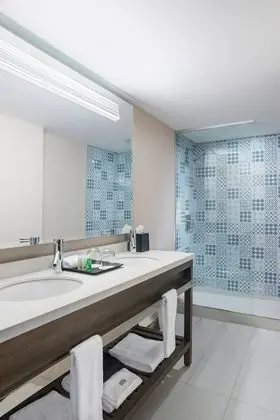 Junior Süit, 1 En Büyük (King) Boy Yatak, Şehir Manzaralı