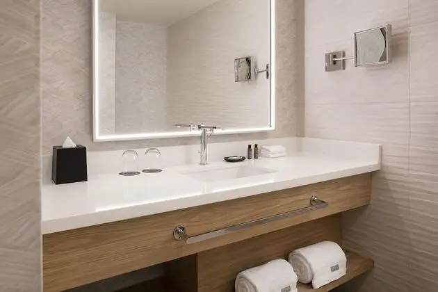 Deluxe Oda, 2 Büyük (Queen) Boy Yatak, Şehir Manzaralı (Hearing Accessible)