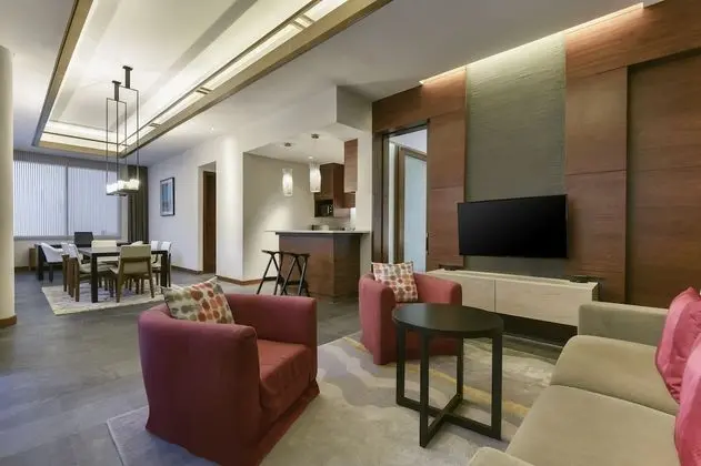 Club Oda, 1 En Büyük (King) Boy Yatak, Sigara İçilebilir, Havuz Manzaralı