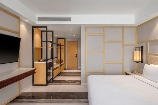 Oda, 1 En Büyük (King) Boy Yatak, Sigara İçilmez, Avlu Manzaralı