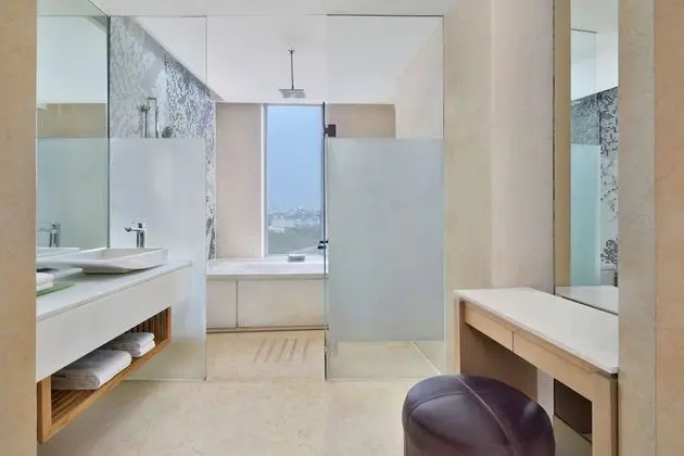 Oda, 2 Büyük (Queen) Boy Yatak, Sigara İçilmez, Şehir Manzaralı