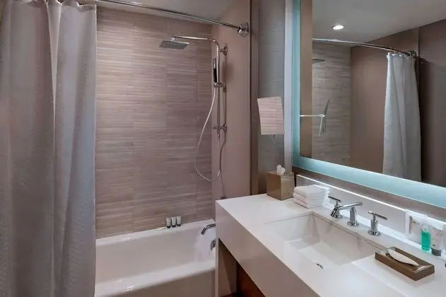 Club Oda, 2 Büyük (Queen) Boy Yatak (Mobility/Hearing Accessible, Tub)