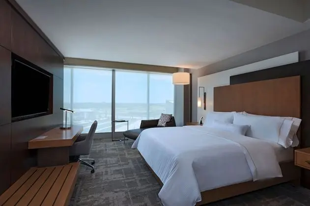 Club Süit, 1 Yatak Odası (Mobility Accessible, Roll-In Shower)