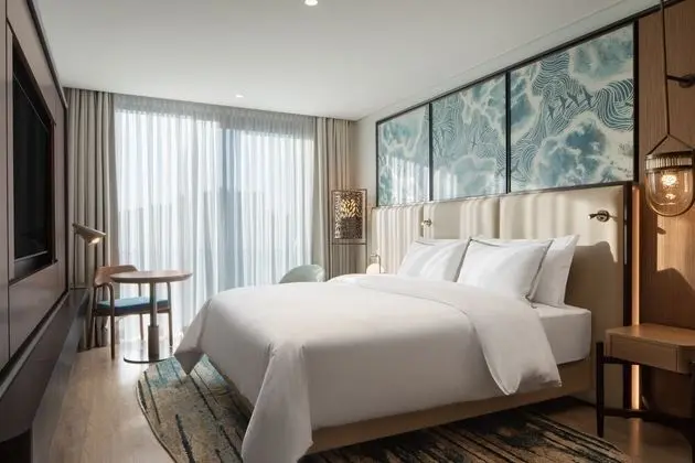 Deluxe Room, 1 King Bed, Non Smoking, City View