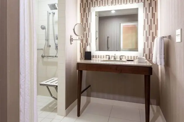 Oda, 1 En Büyük (King) Boy Yatak, Okyanus Manzaralı (Mobility/Hearing Accessible, Tub)