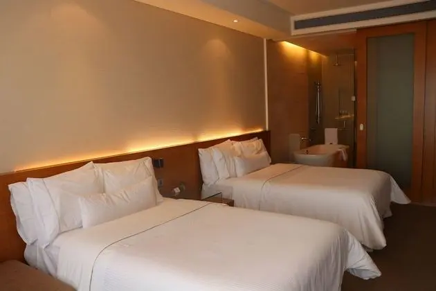 Oda, 2 Çift Kişilik Yatak, Sigara İçilmez, Şehir Manzaralı