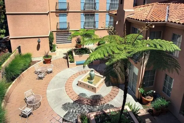 Süit, 1 En Büyük (King) Boy Yatak, Balkon, Avlu Manzaralı