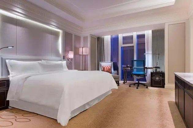Club Oda, 1 En Büyük (King) Boy Yatak, Şehir Manzaralı