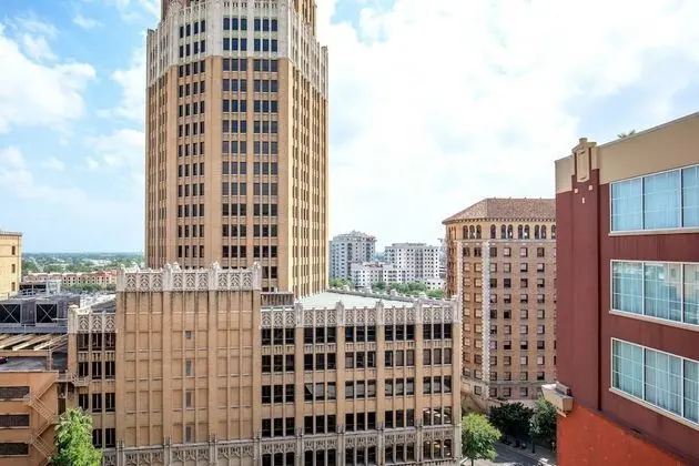 Oda, 2 Çift Kişilik Yatak, Şehir Manzaralı