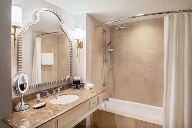 Oda, 2 Çift Kişilik Yatak, Şehir Manzaralı