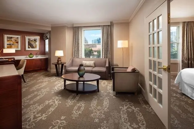 Çatı Katı Süiti (Penthouse), 1 En Büyük (King) Boy Yatak ve Çekyat