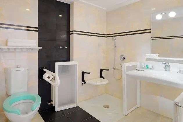 Deluxe Oda, 1 Büyük (Queen) Boy Yatak, Şehir Manzaralı