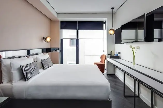 Standard Queen Room