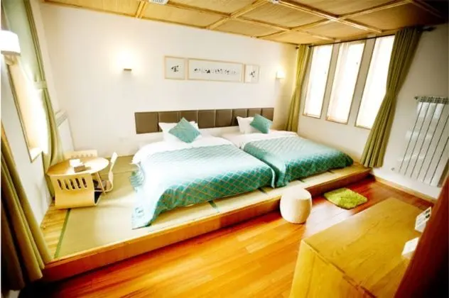 Family Oda, Bahçe Manzaralı