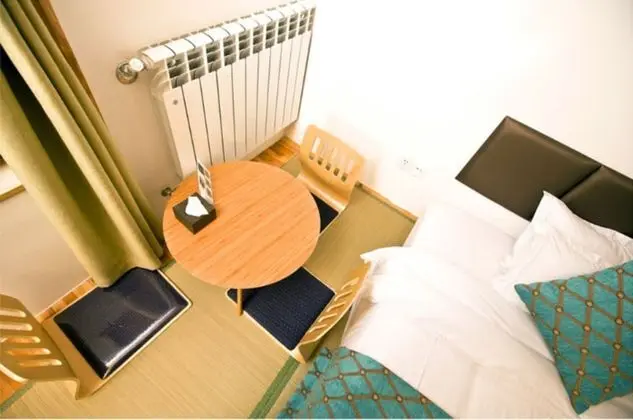 Family Oda, Bahçe Manzaralı