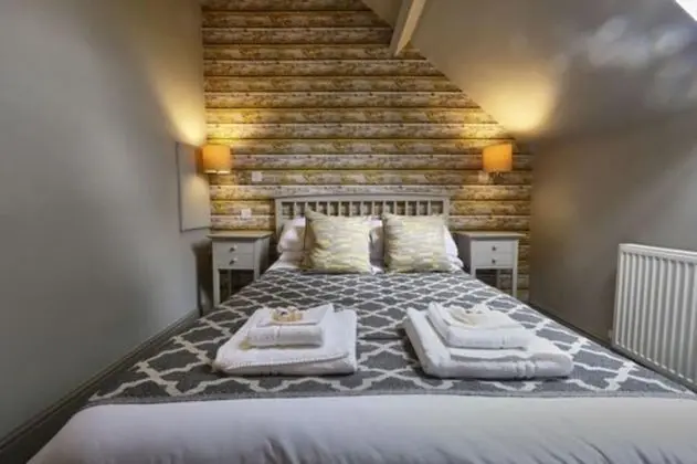 Standard Tek Büyük Yataklı Oda