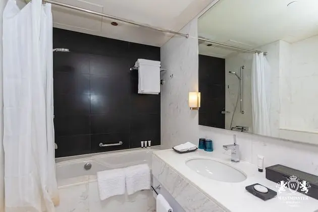 King Studio Apartment