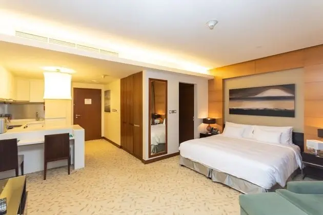 Premier Studio with Partial Burj View