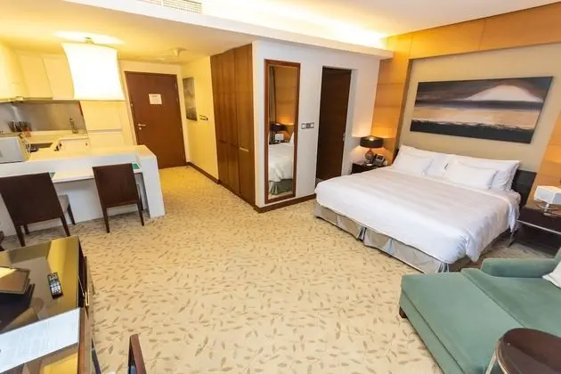 Premier Studio with Partial Burj View